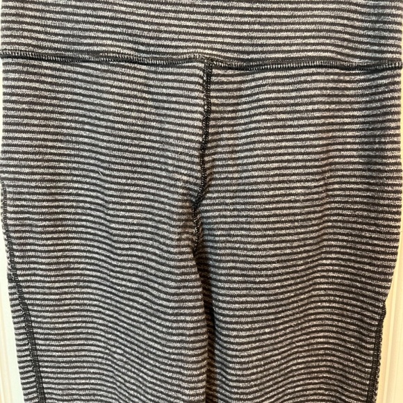 Lululemon size 4 leggings - Picture 11 of 11